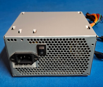 Predám PC zdroj iBox Cube Max 450W - 6