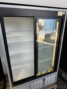 Prosklená chladicí lednice dvoudveřová Carrier - 6
