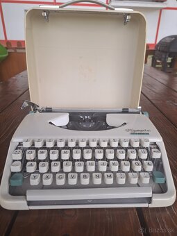 Písací stroj Olympia - 6