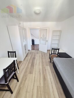 Na prenájom nádherný a štýlový 4-izbový byt, Klariská ulica, - 6