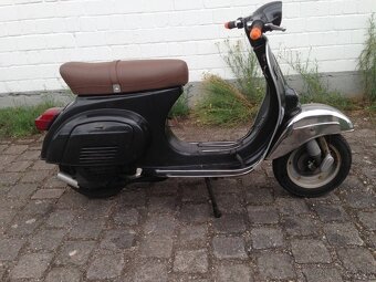 Vespa 50 s okrúhlym riadidlom Piaggio – jubilejná reedícia - 6