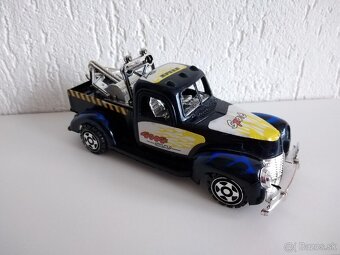 Auto s vystreľovacími šípkami - 6