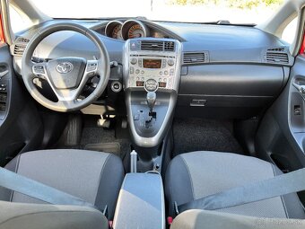 Toyota corolla Verso 2,2 - 6