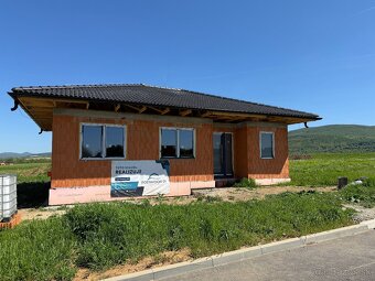 NOVOSTAVBA - ZLATÉ MORAVCE - 6
