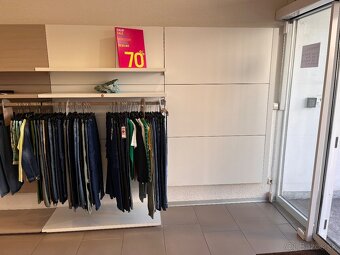 Zariadenie do obchodu originál Benetton - 6