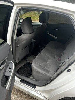 Toyota prius hybrid (2010) - 6