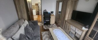 Ponúkame na predaj 2 izb.byt na sídlisku III. - 6