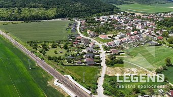 Slnečný stavebný pozemok v Tr.Bohuslaviciach - 1.197m2, IS d - 6