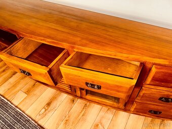 predám veľkú komodu z teakovoho dreva - 6