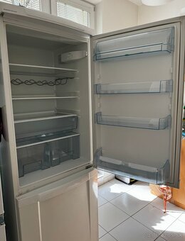 chladnička ELEKTROLUX ..................... - 6