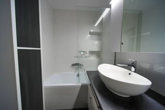 Na predaj 2 izbový tehlový byt s loggiou a výťahom, Stromová - 6