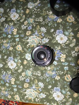 Sony Alpha A100 s objektivmi a prislusenstvom - 6