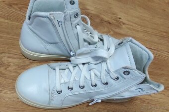 Dievcenske skechers botasky vel. 38, - 6