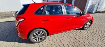 HYUNDAI i30 1.6 CRDI 85kw 6-stupňová - 6