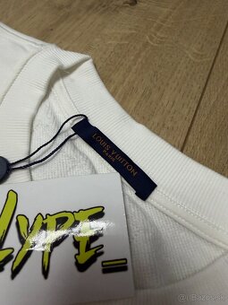 LV - leather patch logo crewneck - 6