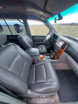 Toyota Land Cruiser 100 - 6
