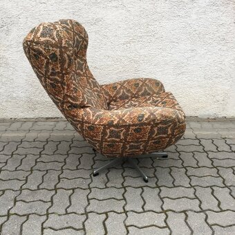 Velke Retro otocne kreslo UP Zavody Ušiak 1970 roky - 6