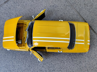 17 cm Renault 8 v mierke 1:24 -------- KOVOVÝ, NOVÝ - 6