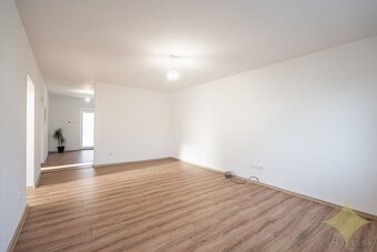 REZERVOVANÉ - Dom kráľovských rozmerov. 7i Nová Baňa. - 6
