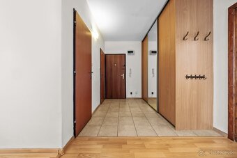 Pezinok, Suvorovova - veľký 3 izbový byt - 6
