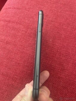 Predám Apple IPhone 11 128gb - 6