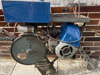 motor z Tatran 125 - 6