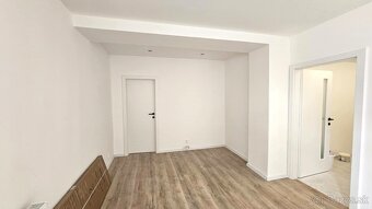 NOVINKA - 3 izb. byt ul. JUŽNÁ TRIEDA - NOVÁ REKONŠTRUKCIA - 6