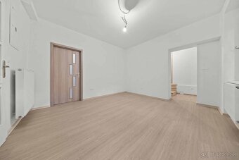 Prenajmeme štýlové kancelárie vo vile so záhradou v BA I. - 6