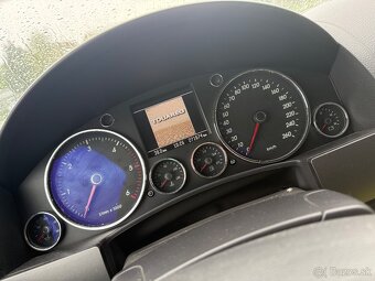 Volkwagen Touareg 3,0 TDi - 6