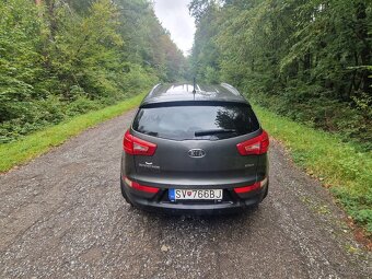 Kia Sportage 2.0 crdi 4x4 - 6