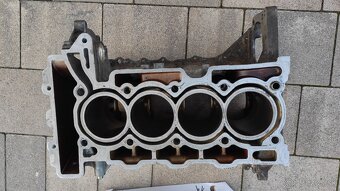 Predám blok motora 1.6 VTi 5FW EP6 - 6