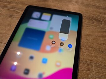 Apple iPad Air 5 64gb s procesorom M1 - 6