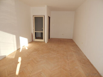 SPEKTRUM REALITY- Na Predaj 2.5 -izbový byt, 56 m2, okres Pr - 6
