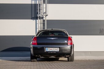 Chrysler 300 C 5.7L V8 - 6