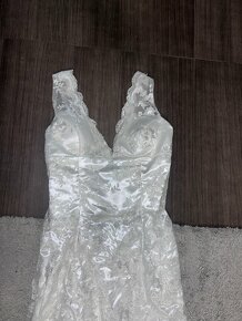 Čipkované svadobné mermaid šaty s vlečkou - 6