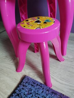 Kozmetický stolík Barbie - 6