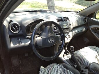Nissan Almera 1,8 - 6