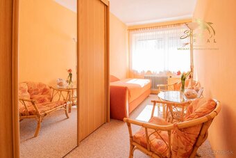 Čiastočne zrekonštruovaný dom vo výbornej lokalite s garážou - 6