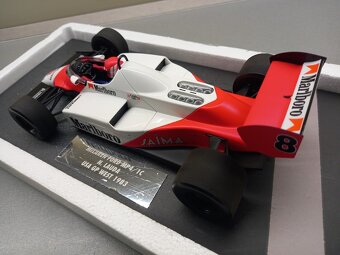 F1 MCLAREN MP4/1C FORD MARLBORO USA WEST GP 1983 LAUDA 1:18 - 6
