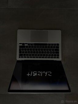 Predám MacBook Air 13” (2020)- Intel Core i5 + kožený kryt - 6