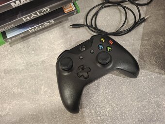 Na predaj Xbox One X 1TB komplet príslušenstvo - 6