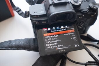 Fotoaparát Sony Alpha A7R III  42,4 Mpx  len TELO - 6