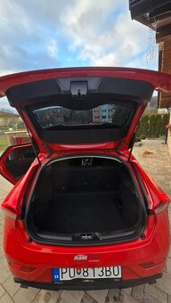 Volvo V40 1.6 Turbo benzín - 6