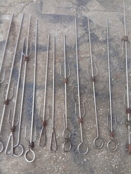 Predám tieto grilovacie vidličky 17ks - 6