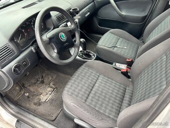 Škoda Octavia Tour 1.4 16 V - 6