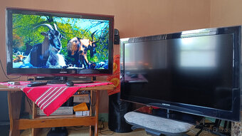 2x Samsung 40" LCD TV - 6