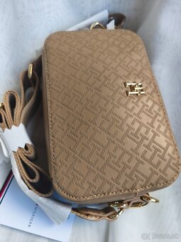 Hnedá crossbody kabelka zn. Tommy Hilfiger - 6
