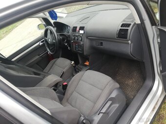 VW Touran 2.0 FSI - 6