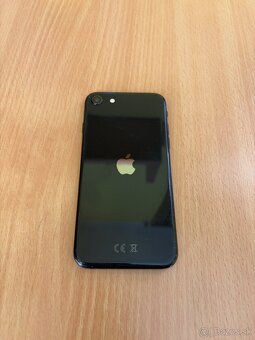iPhone SE 2020 Black 64 GB - 6