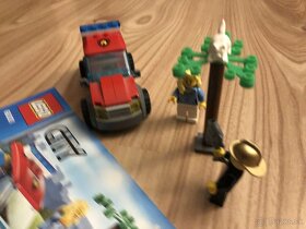 Lego CITY 60001 - Hasičské auto, zásah na strome - 6